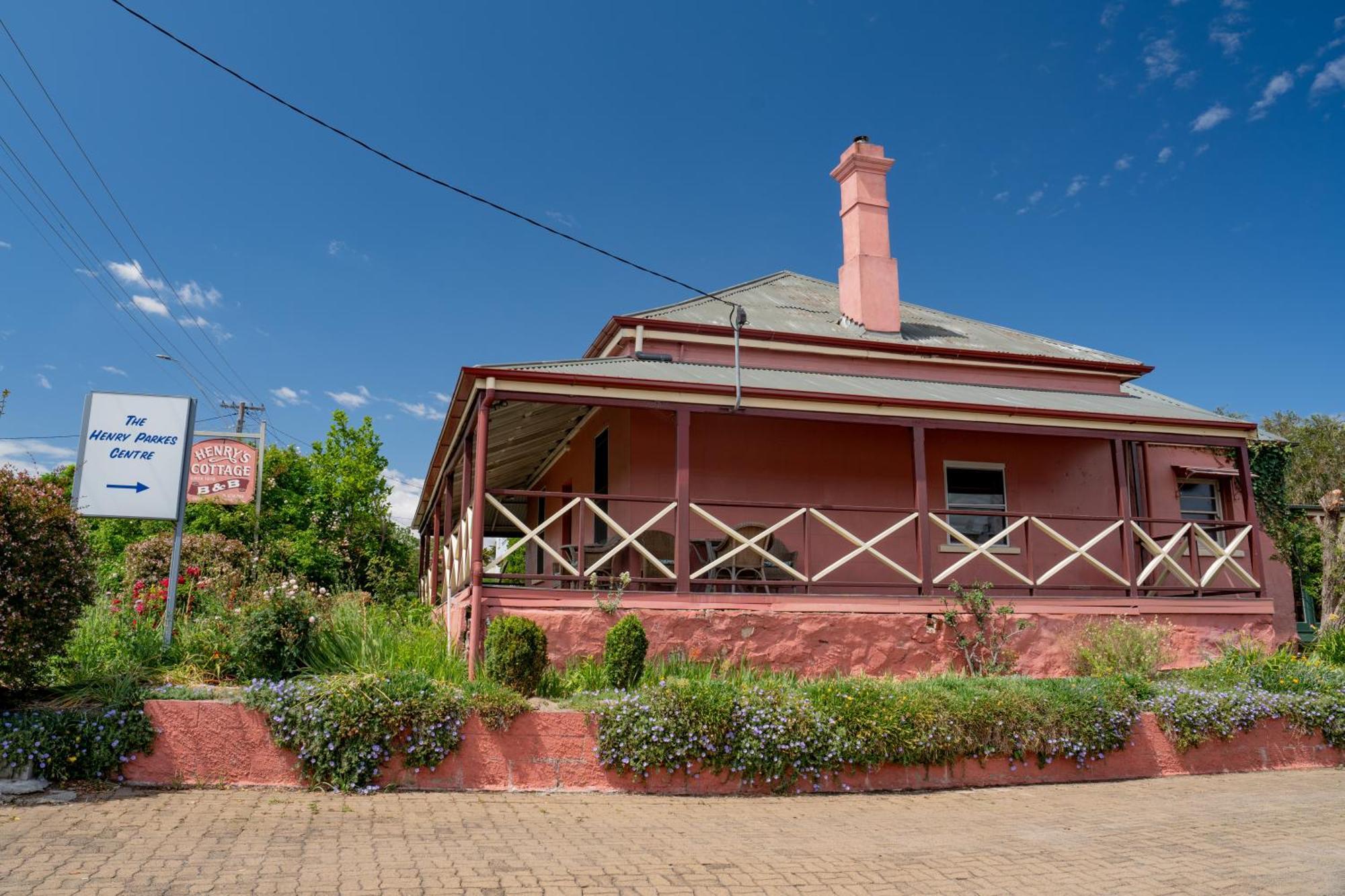 The Henry Parkes Tenterfield Motel Exterior photo