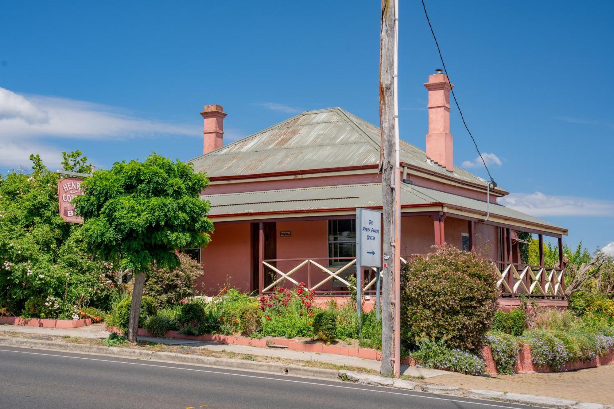 The Henry Parkes Tenterfield Motel Exterior photo